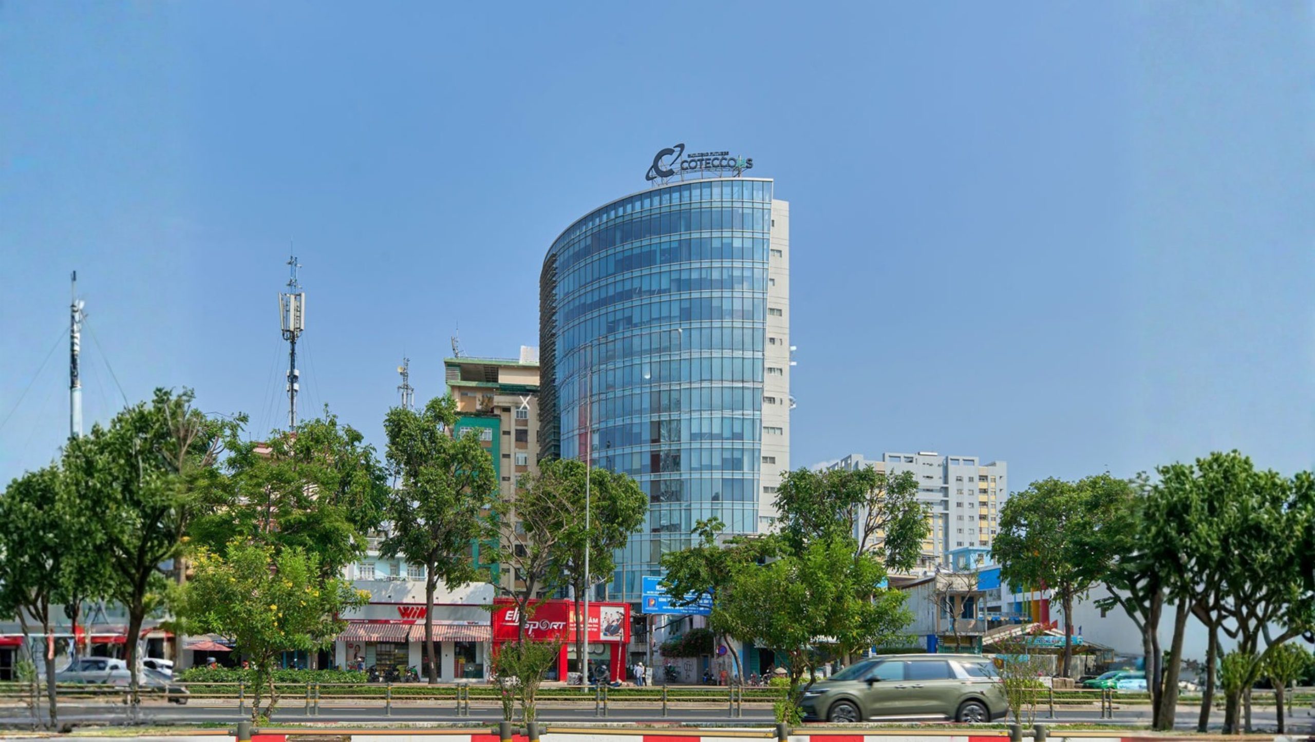 Coteccons Office Tower tọa lạc khu kinh tế sầm uất tại Bình Thạnh