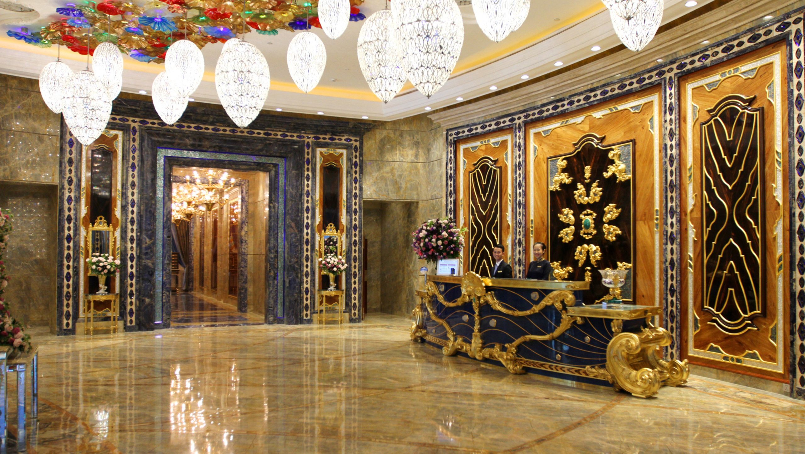 Khu vực sảnh chờ của tòa nhà văn phòng Saigon Times Square