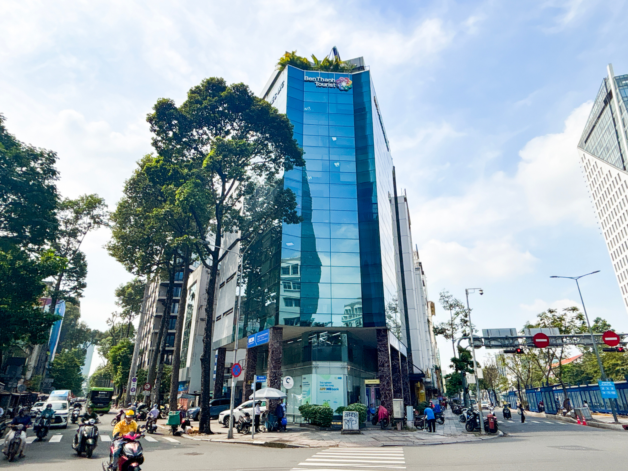 Hình ảnh Bến Thành Tourist Building