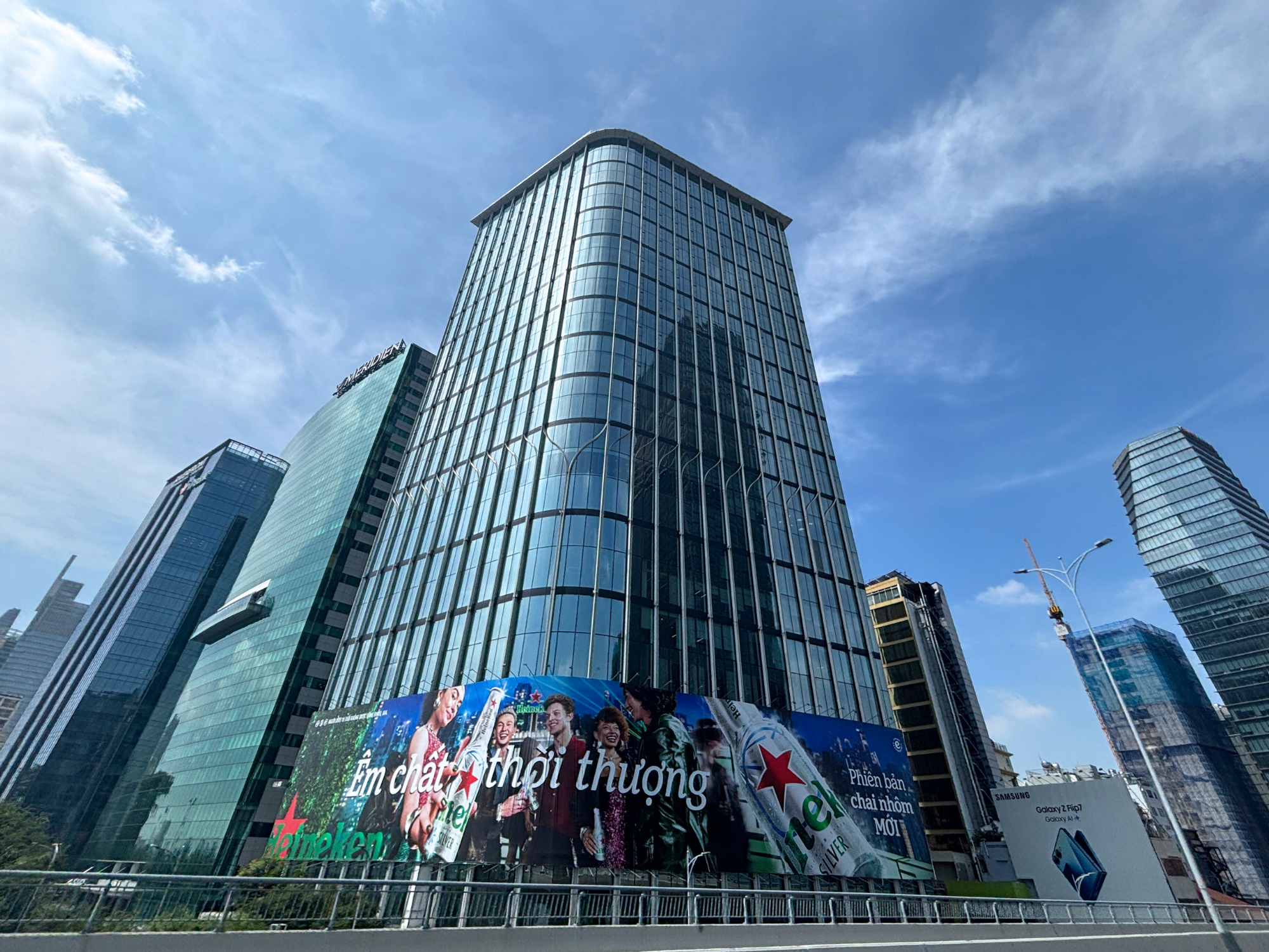 Hình ảnh tòa nhà The Waterfront Saigon