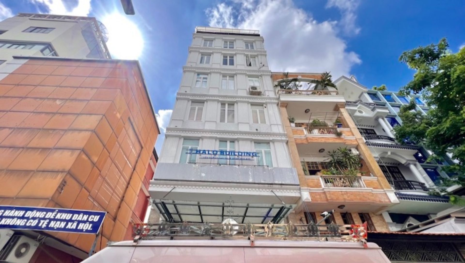 Tòa nhà văn phòng Halo Land tại số 39 Đinh Công Tráng