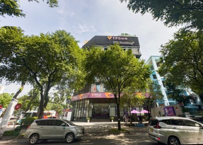 Tòa nhà PT Building với 9 tầng và 2 hầm