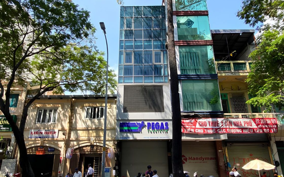 17 Phó Đức Chính Building