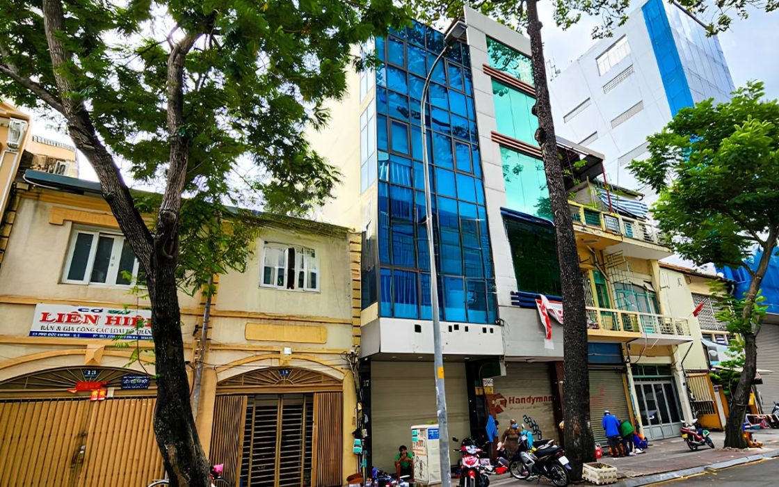 17 Phó Đức Chính Building