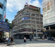 VAR Building
