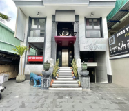 VI House Building